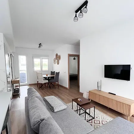 شقة Eneas I , Ii *